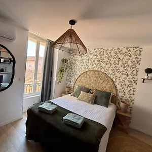 le-studio-102.hotels-rhonealpes.com/