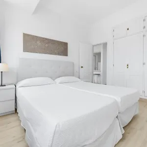 https://apartamentos-bruja.adeje-hotels.com